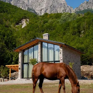 Villa Ujevara E Vogel, Theth